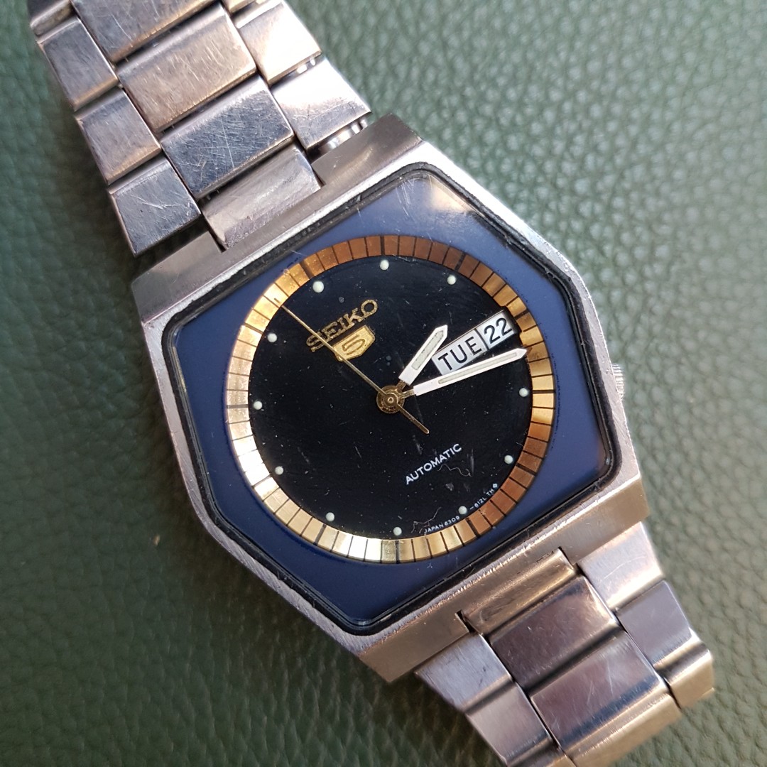 Seiko 5 Day-Date Hexagon Watch (1981), Men's Fashion, Watches &  Accessories, Watches on Carousell