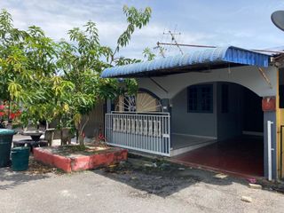 (Category: ) located in . Submitted by azhimsaidi (Listing ID 1035954889, Image 1). Description: .