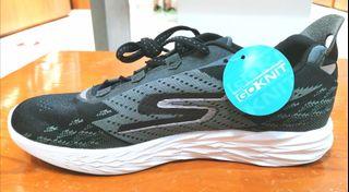 skechers trainers size 5