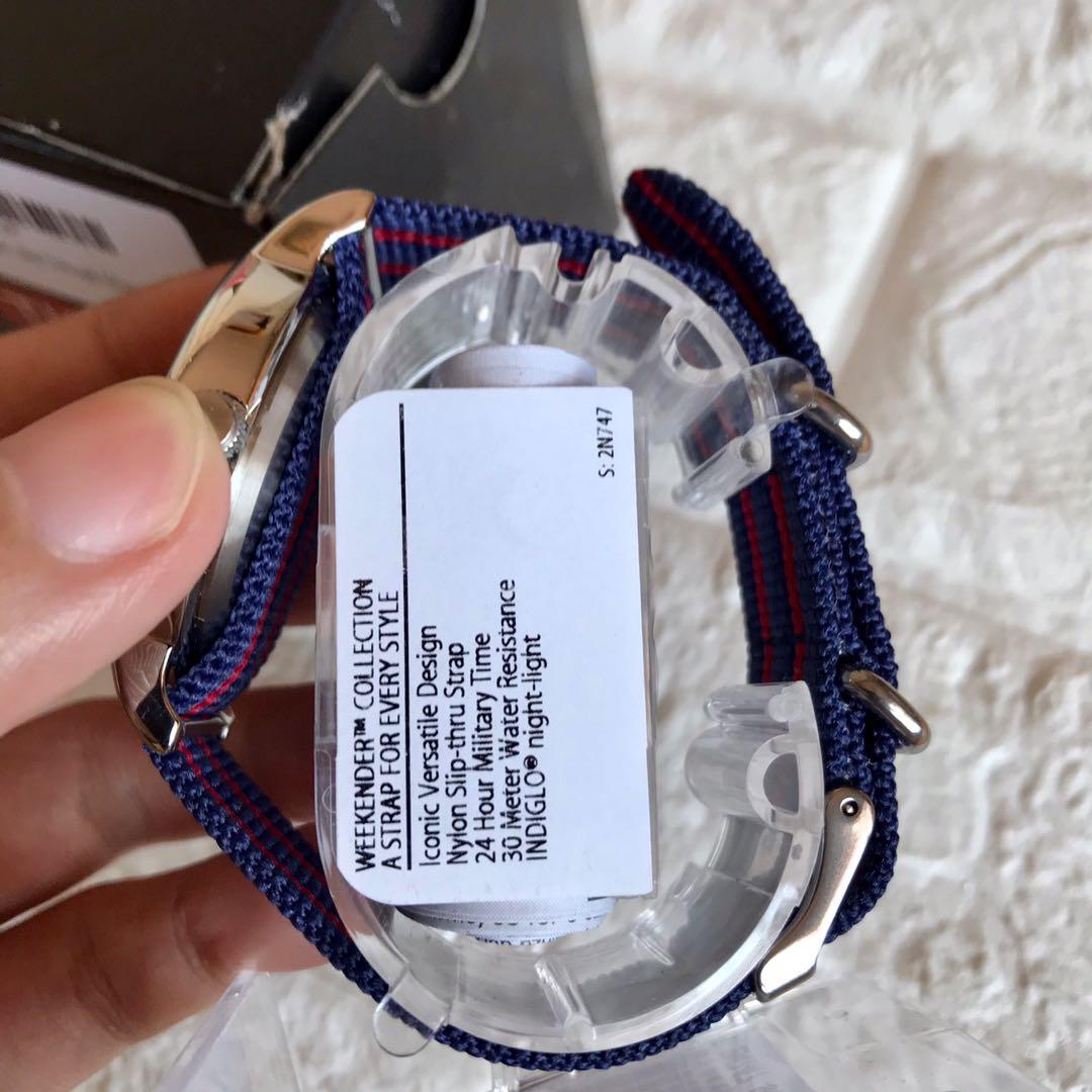 Timex Unisex Weekender 38mm Watch Blue Red (Category: Men's Watches) located in Valenzuela. Submitted by ilovestopnshopph (Listing ID 1035906148, Image 3). Description: Timex Unisex Weekender 38mm Watch 2,800 (Our price) Original price: 3,800 Details ⬇️ Shape Round Display Analog Case Diameter 38 millimeters Band Material Type Nylon Band Width 20 millimeters Band Color Blue Dial Color White Imported from US 💯🇺🇸 Unisex 24 hour timekeeping Water