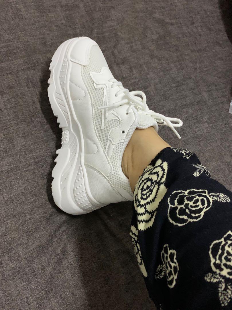 White Chunky rubber shoes, Men's Fashion, Footwear, Sneakers on Carousell