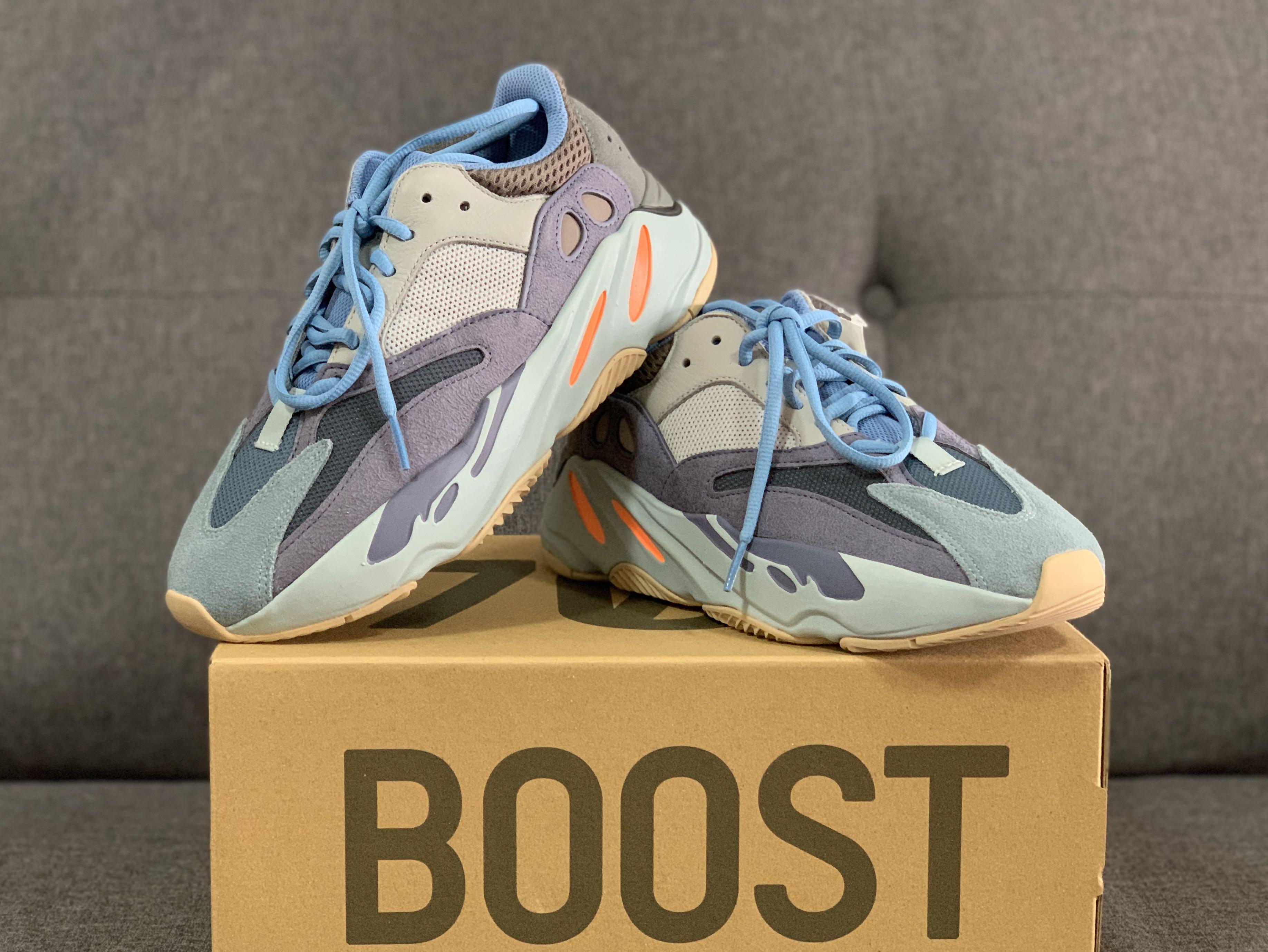 yeezy boost 700 v1 carbon