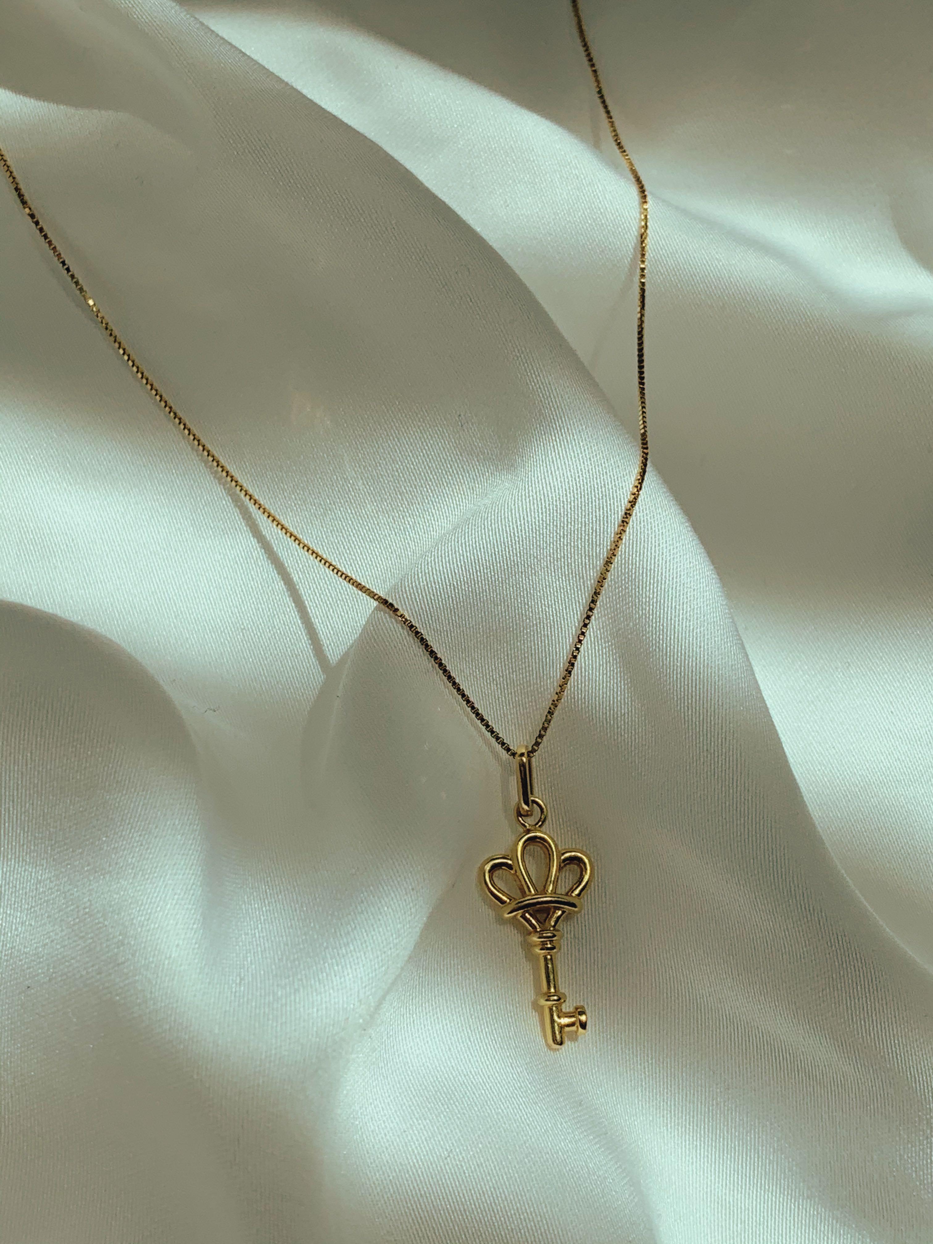 Gold necklace with key pendant Clearance
