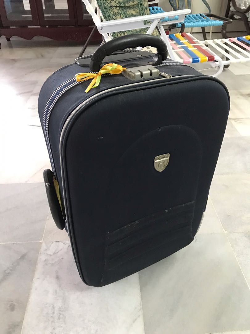 21 inch carry on luggage