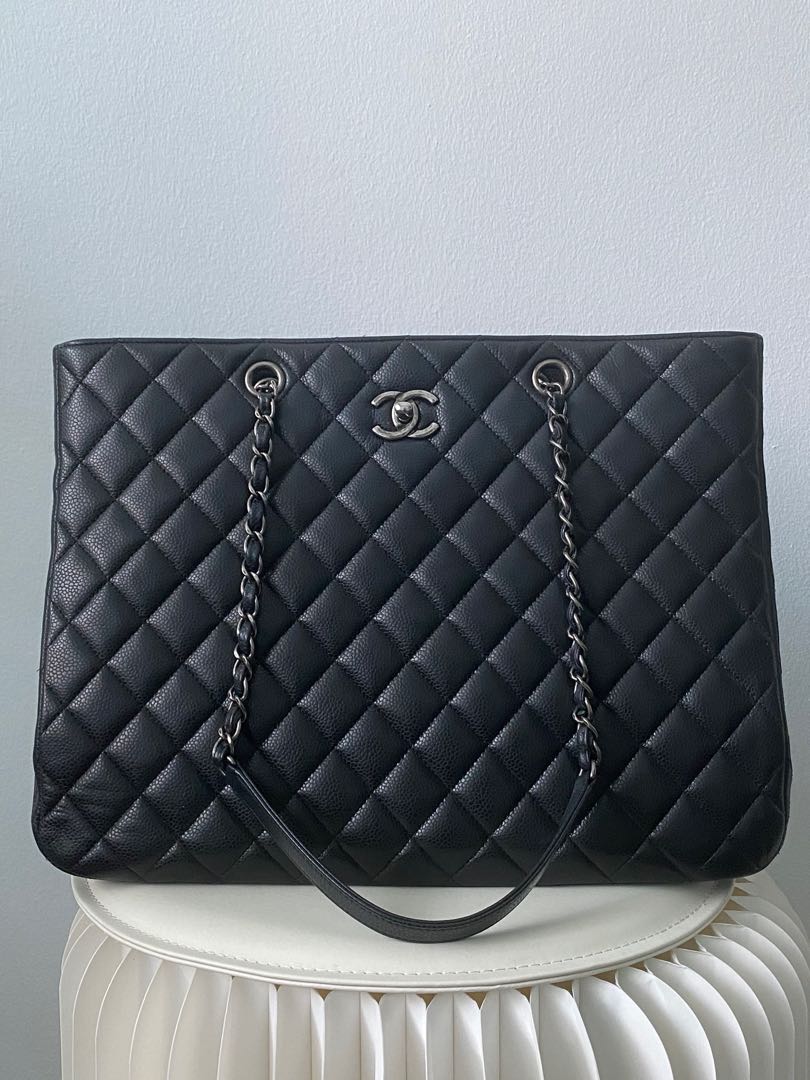 Chanel Timeless Classic Tote Bag Black Caviar, Women's Fashion, Bags &  Wallets, Tote Bags on Carousell