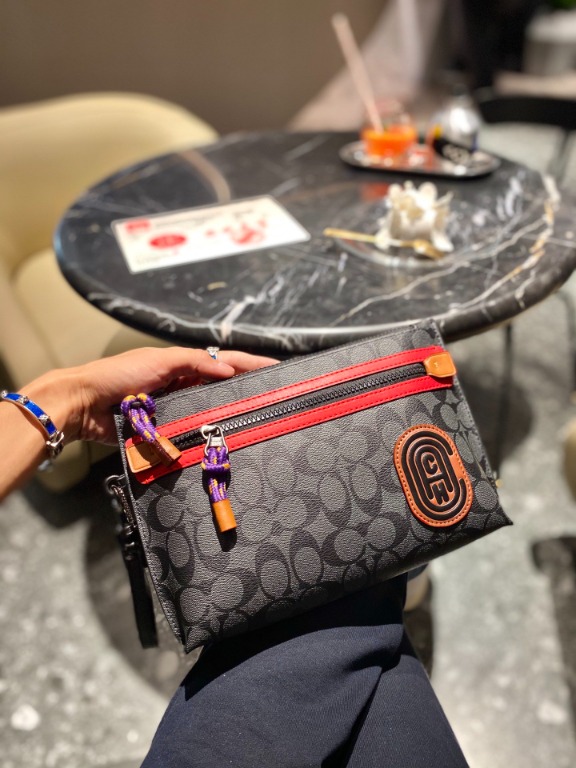 COACH POUCH BAG, Men's Fashion, Bags, Briefcases on Carousell