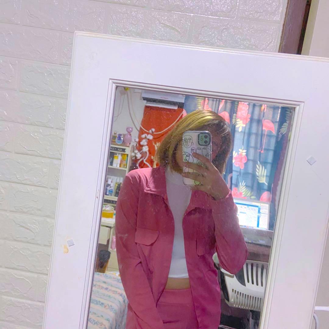 Dusty rose pink terno coordinates blazer cargo pants (Category: Sets or Coordinates) located in Cainta. Submitted by wearvica (Listing ID 1036169551, Image 3). Description: Used once Inner not included.