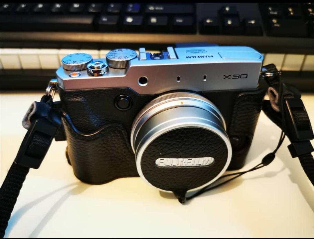 harga fuji x30