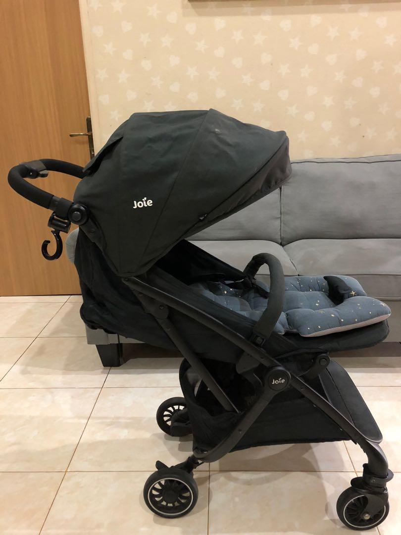 Joie meet hot sale tourist stroller