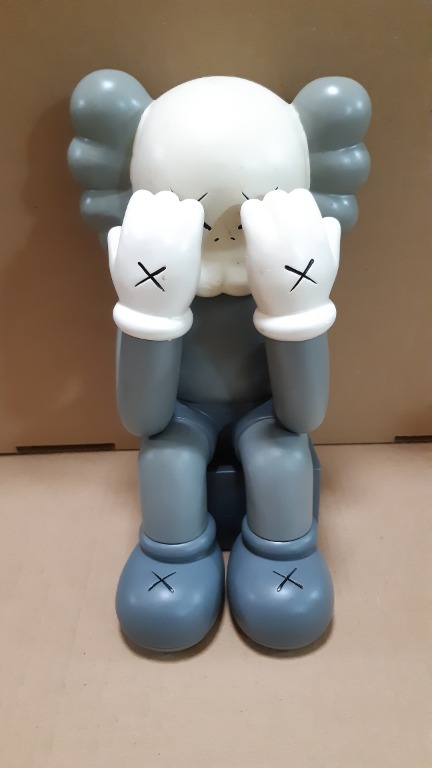 Kaws Passing Through Factory Edition Vinyl Figure Grey Original