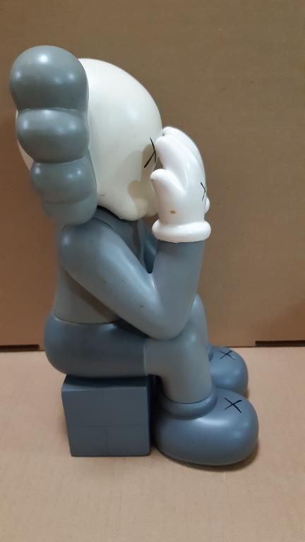 Kaws Passing Through Factory Edition Vinyl Figure Grey Original