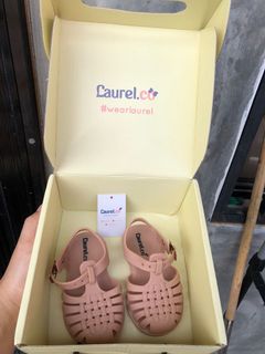 (Category: ) located in . Submitted by nerys_closet (Listing ID 1035991247, Image 1). Description: .