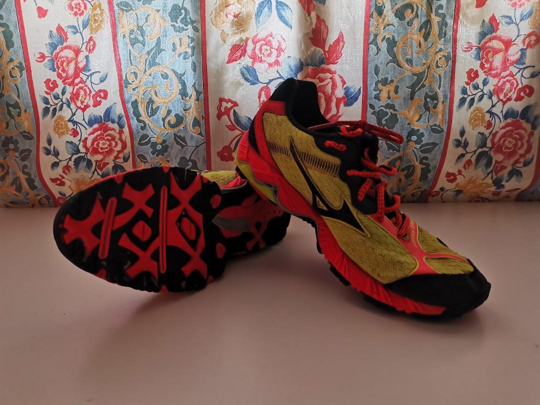 Mizuno trail wave ascend 8 top