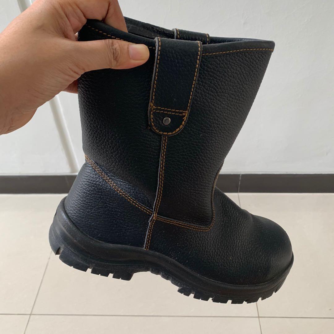 Safety shoes merk krusher, Fesyen Pria, Sepatu , Sepatu Boot di Carousell