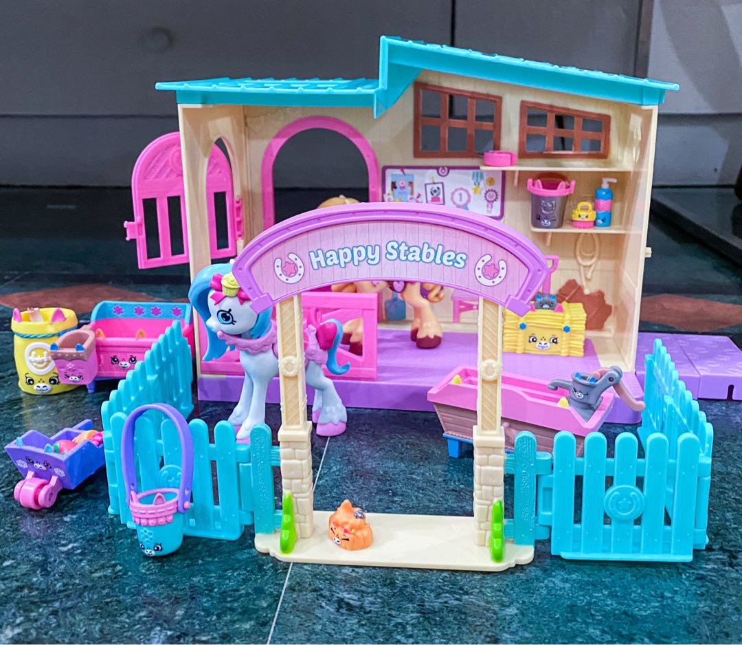 Happy places shopkins hotsell happy stables playset