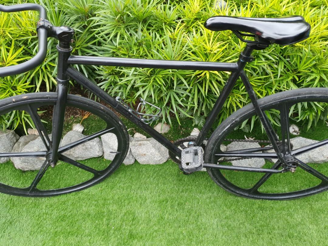 Steel frame fixie, Bicycles & PMDs, Bicycles, Fixies on Carousell