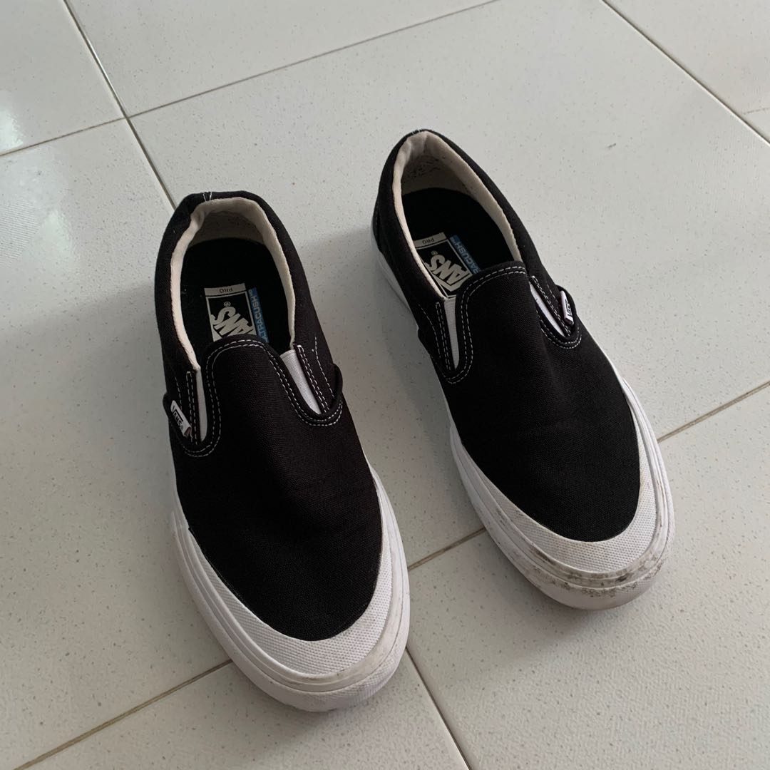 vans slip on toe cap