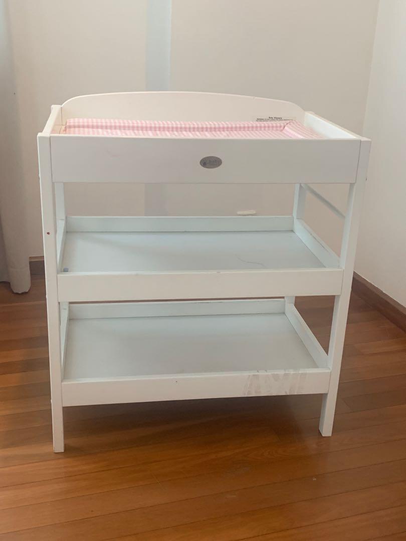 Baby weavers changing table sale