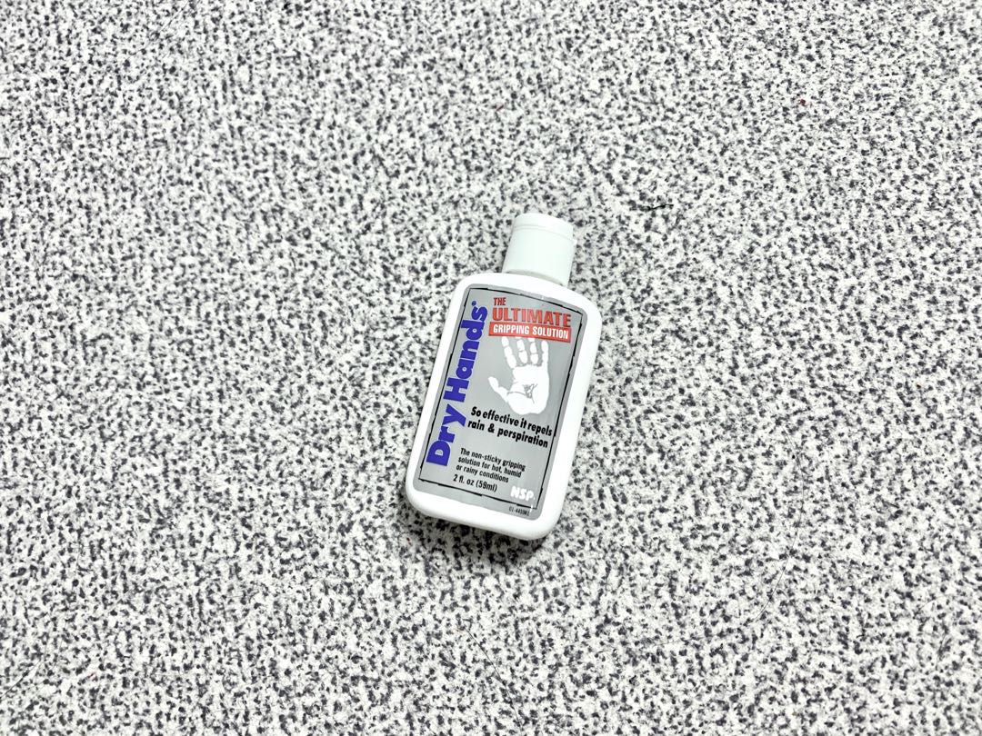 Dry Hands The Ultimate Gripping Solution 2 Fl.oz(59ml) [Pole dance] dry