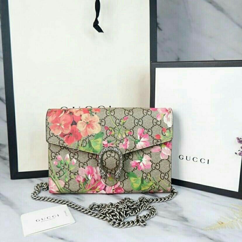 gucci supreme blooms