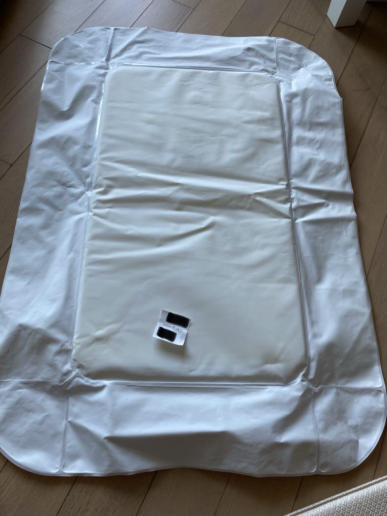 IKEA changing pad, 兒童＆孕婦用品, 護理及餵哺, 護理及餵哺 嬰兒高腳椅 Carousell