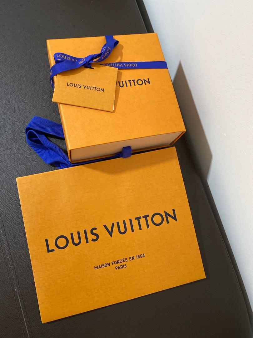 Louis Vuitton box 📦 with ribbon wrap 🎀 and gift card