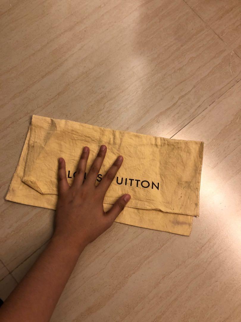 Louis Vuitton Dustbag (Wallet) (Category: Luxury Bags & Wallets) located in Muntinlupa City. Submitted by theoddyeti (Listing ID 1036341941, Image 2). Description: Authentic LV Dustbag (Wallet) Small bag.