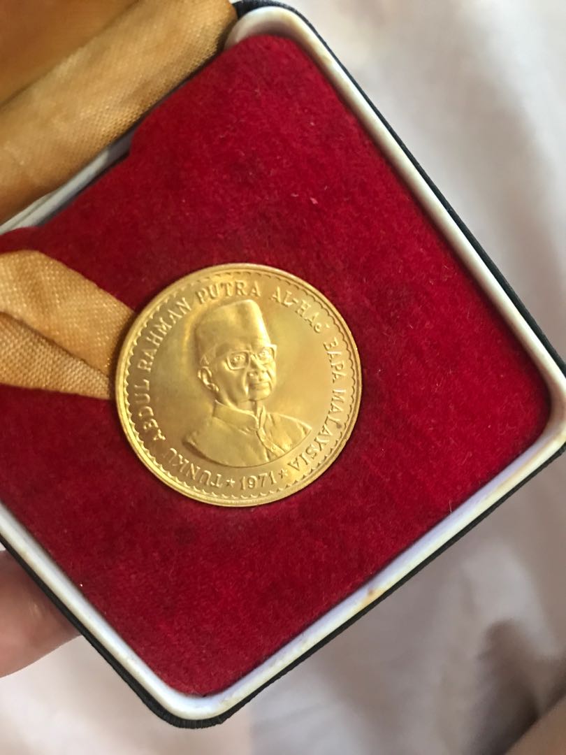 Malaysia 1971 Tunku Abdul Rahman Rm100 Gold Coin Hobbies Toys Memorabilia Collectibles Currency On Carousell