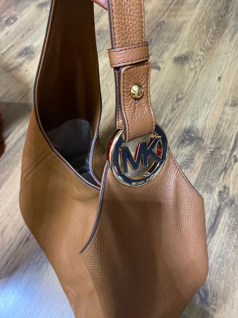 Michael kors fulton large leather shoulder bag best sale