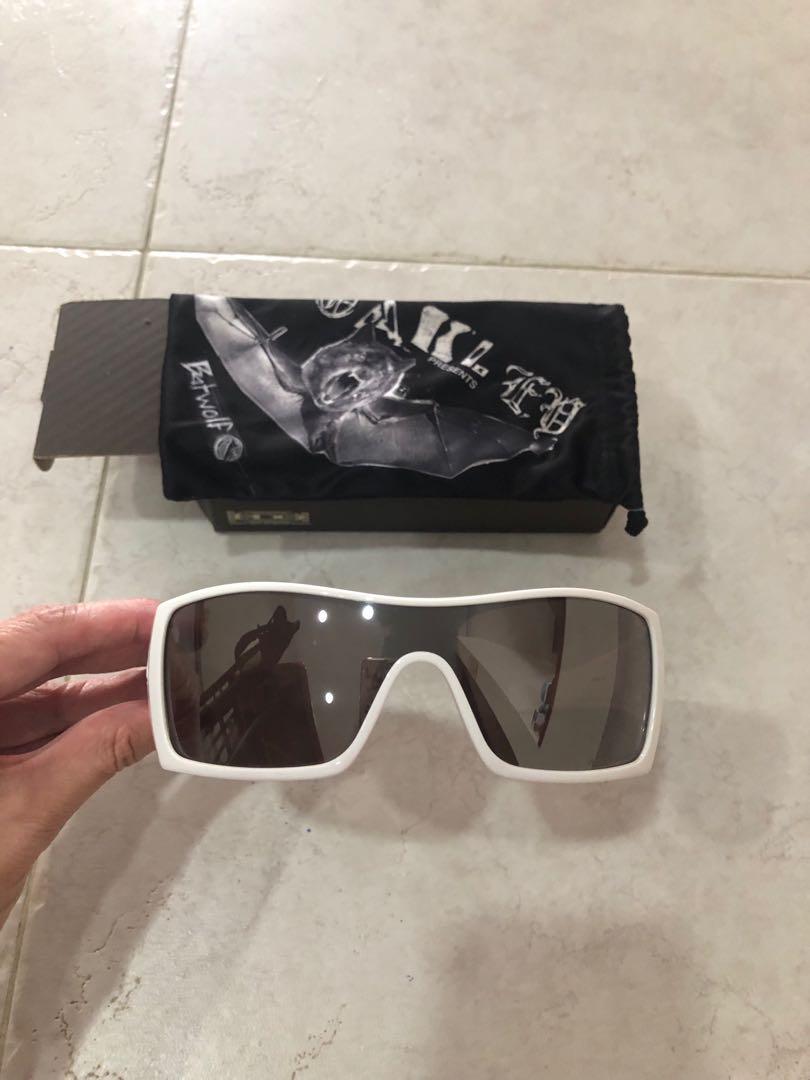 Oakley Batwolf, Men's Fashion, Watches 