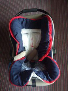 Picolo Carseat / Rocker with Free Carseat Cover
