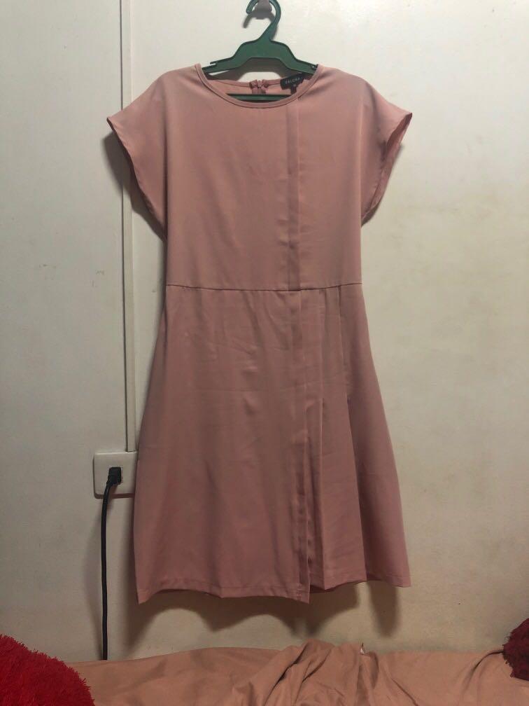 Pink Corporate Dress (Category: Evening dresses & gowns) located in Manila. Submitted by attyshelly (Listing ID 1036241254, Image 2). Description: Originally priced at 1,249.00 php Worn just once RFS: minimalism lifestyle.