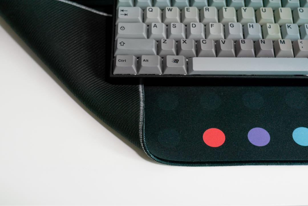 Minimal Dots Custom Keyboard Deskmat/Deskpad, Computers & Tech, Parts ...