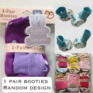 [Random pick] 1 pair newborn baby booties socks girl or boy
