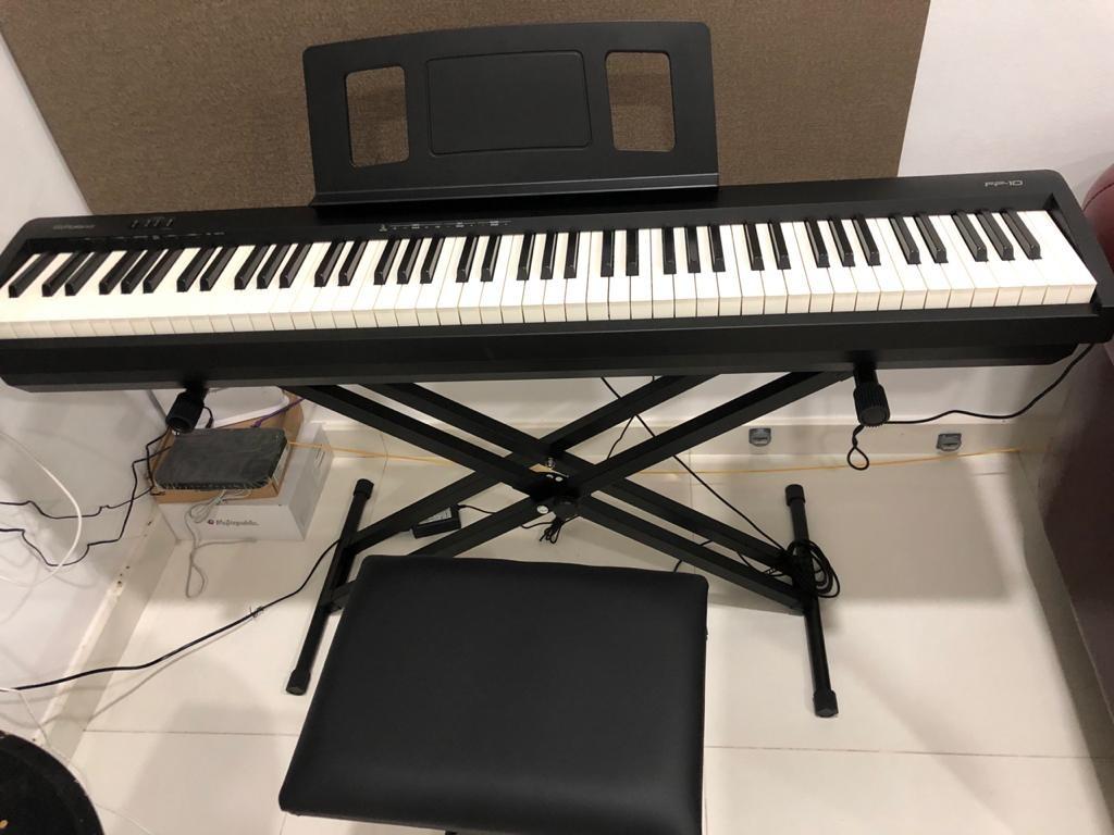 Roland FP10 Digital Portable Electronic 88 Keys PHA4 Standard Keyboard with Escapement & Ivory