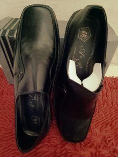 Sepatu pantopel hitam