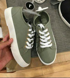 Sepatu Rubi