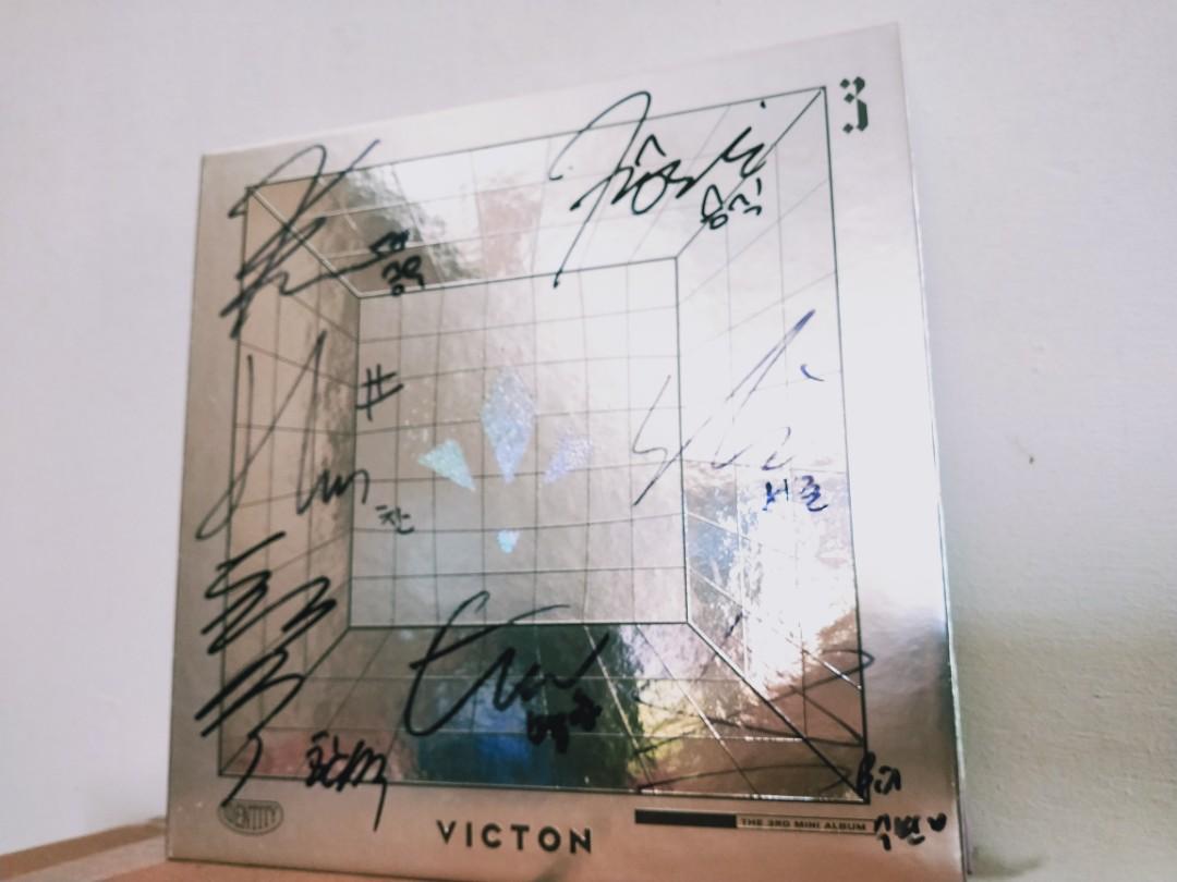 SIGNED ALBUM] VICTON 3RD MINI ALBUM IDENTITY, Hobbies & Toys