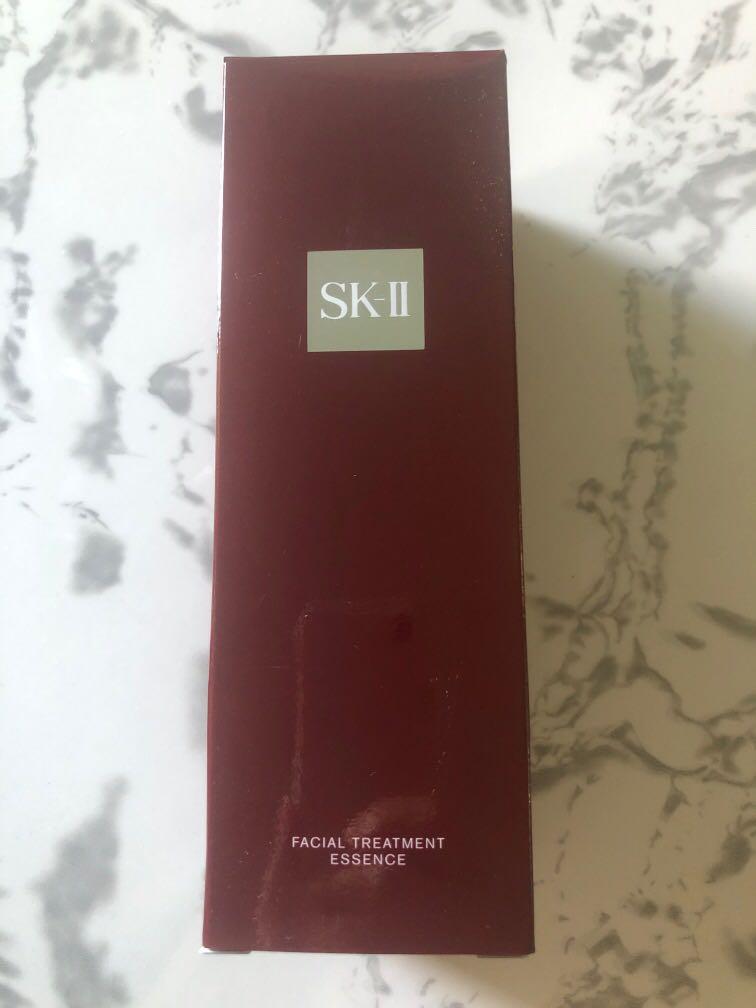 Sk II facial treatment Essence 330ml, Beauty & Personal Care, Face ...