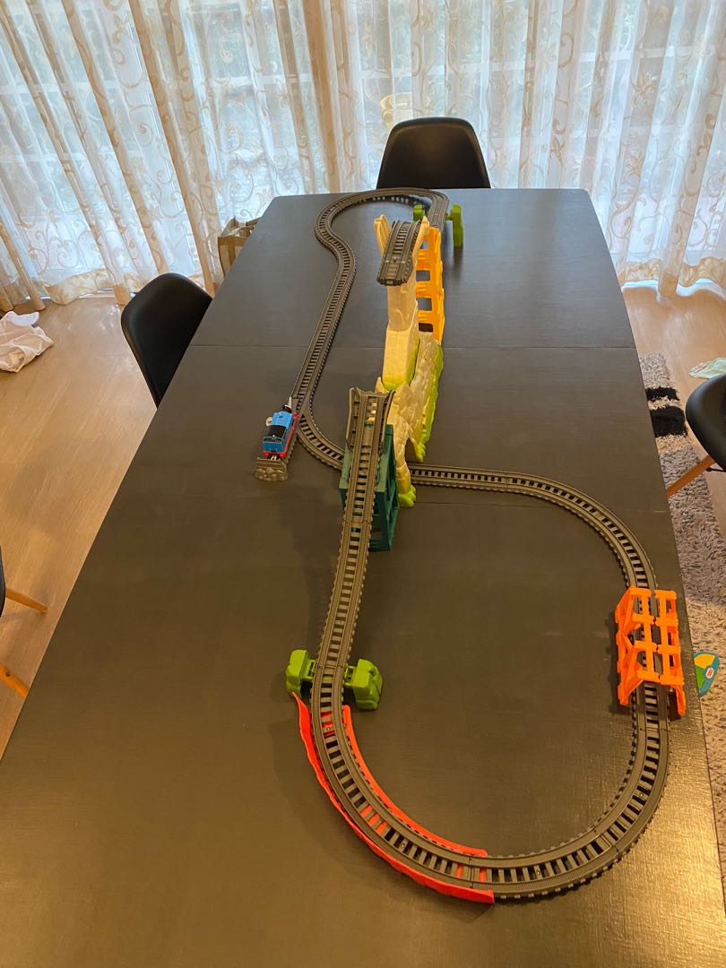 thomas the tank engine train track set