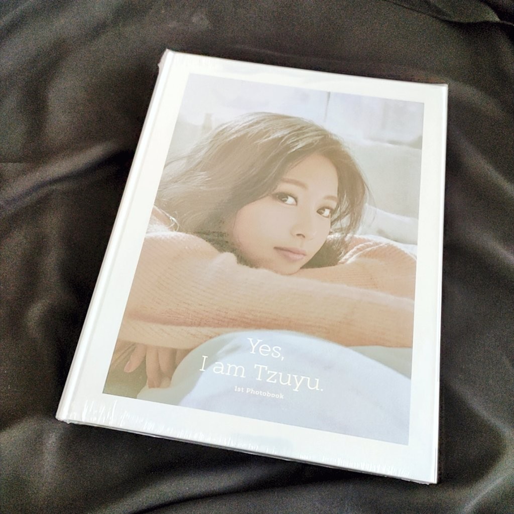 TWICE Tzuyu - 1ST PHOTOBOOK [Yes, I am Tzuyu (PO-SEALED