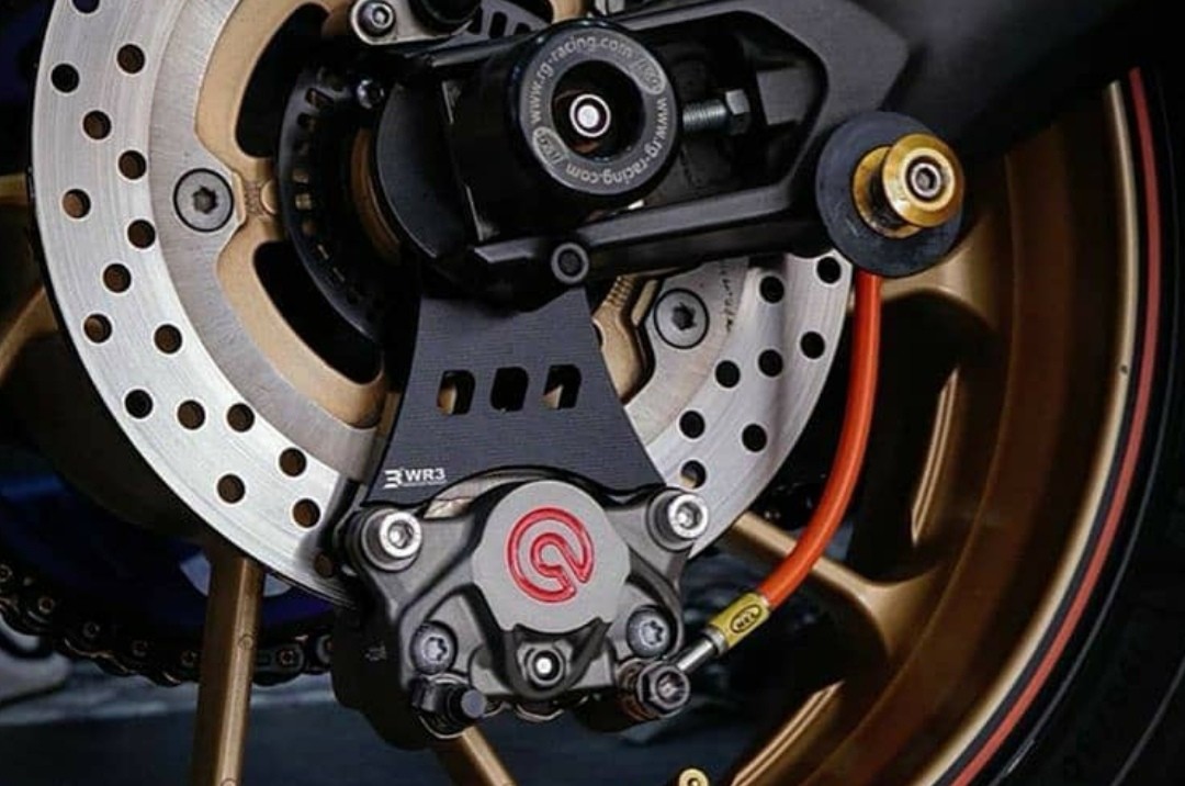 Yamaha Mt09 Brembo rear caliper upgrade, Motorcycles, Motorcycle