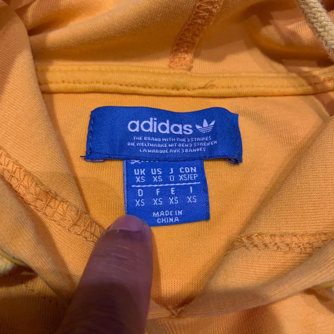 Enig med let at håndtere Bule Adidas Originals TNT Tape hoodie yellow sweatshirt sweater, Men's Fashion,  Tops & Sets, Hoodies on Carousell
