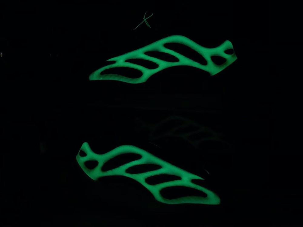 Adidas clearance yeezy 709