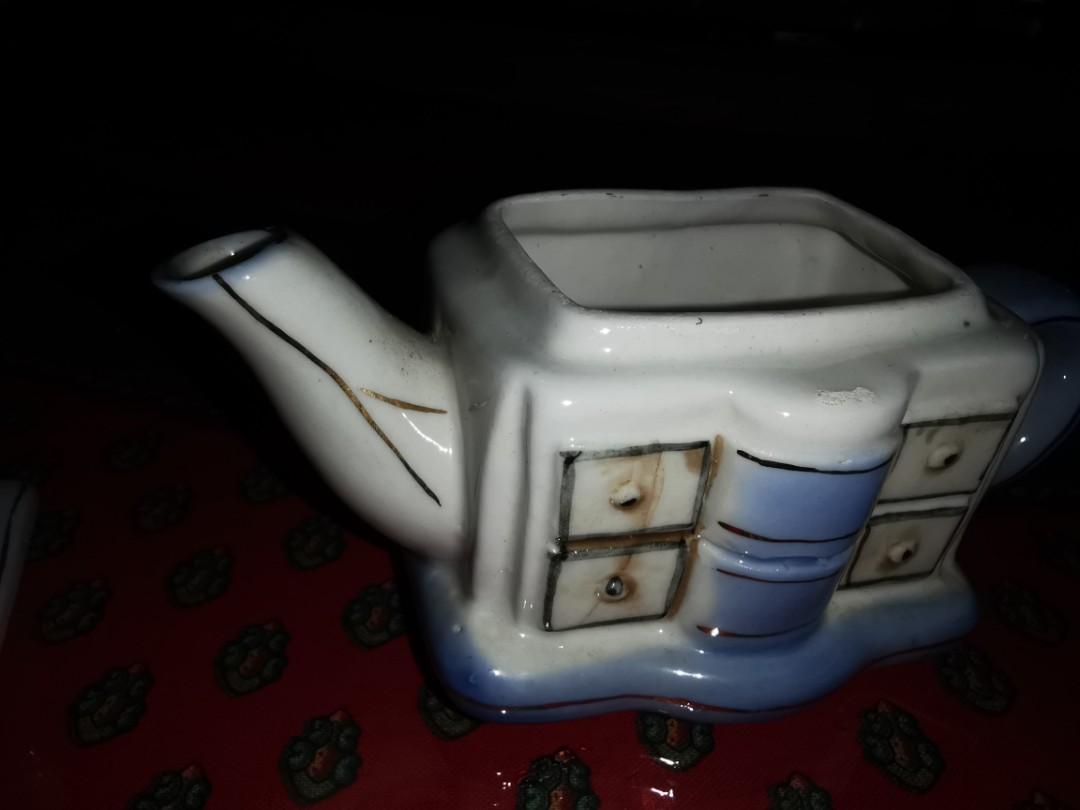 Angel ceramic coffee pot decor (Category: Coffee & Tea Tableware) located in Quezon City. Submitted by belikabim2014 (Listing ID 1032741208, Image 2). Description: Angel ceramic decorative piece Shpng via courier of choice under buyers account Payment advanced by rider.