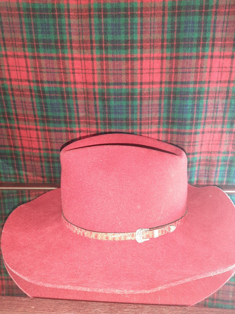 Bradford Western Red Cowboy Hat, Men's Fashion, Watches & Accessories