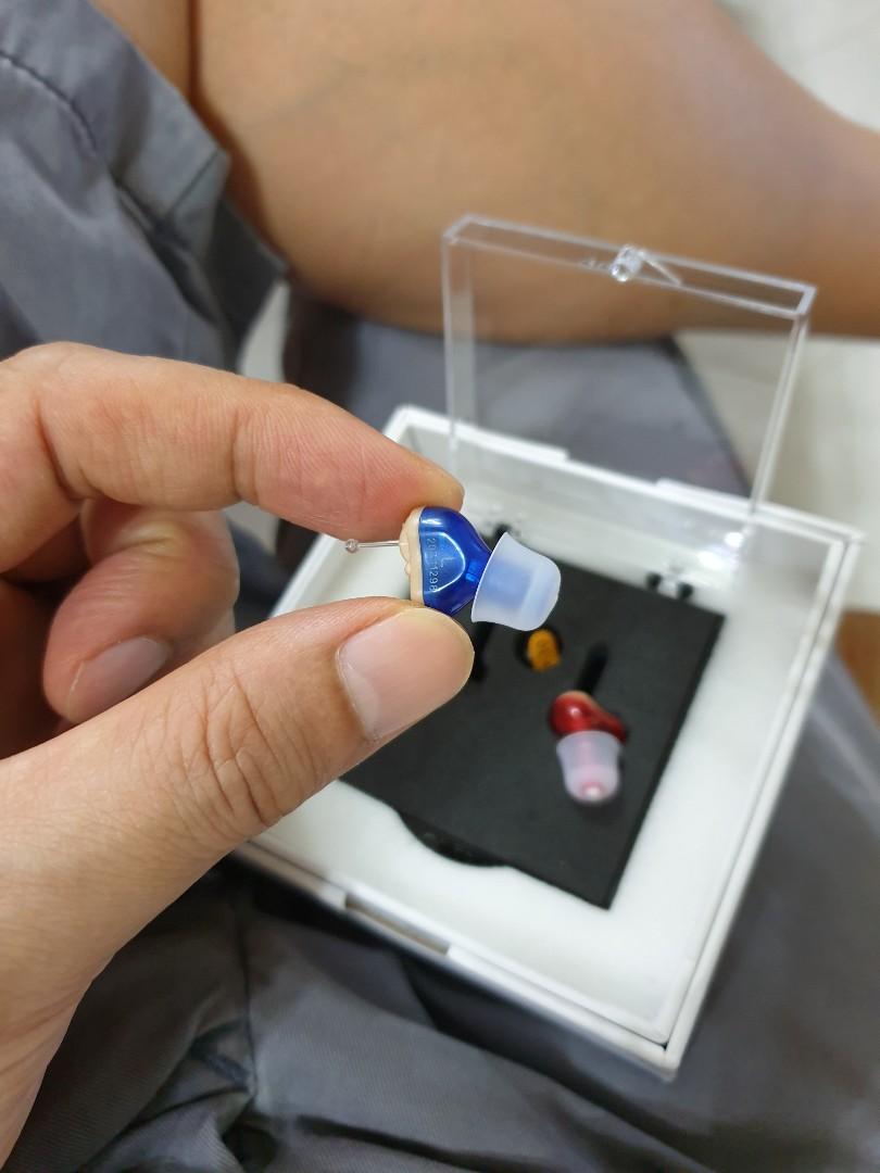 Smallest  Hearing Aid455442673959577601