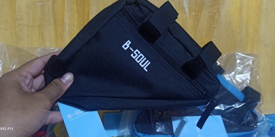 b soul triangle bag