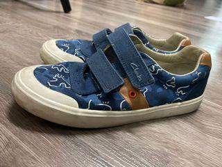 clarks boys shoes size 8