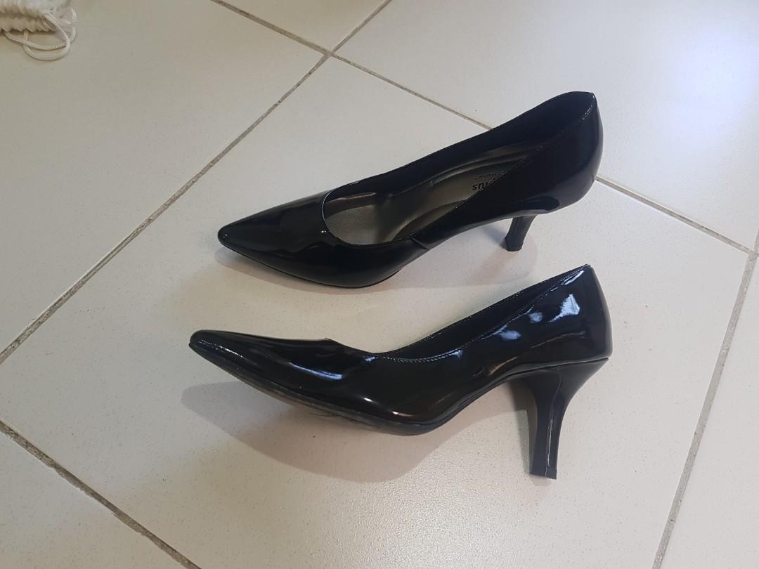 Comfort Plus Black Women S Fashion Shoes Heels On Carousell